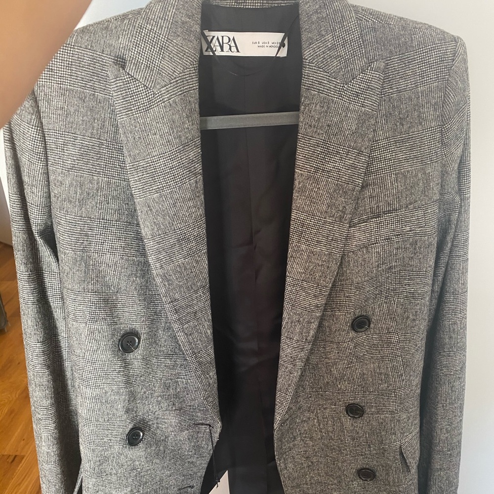 Zara Blazer - Picture 2 of 3